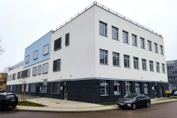 Wykonanie instalacji elektrycznych i teletechnicznych Centrum Futuri oraz Centrum Genomu UMB